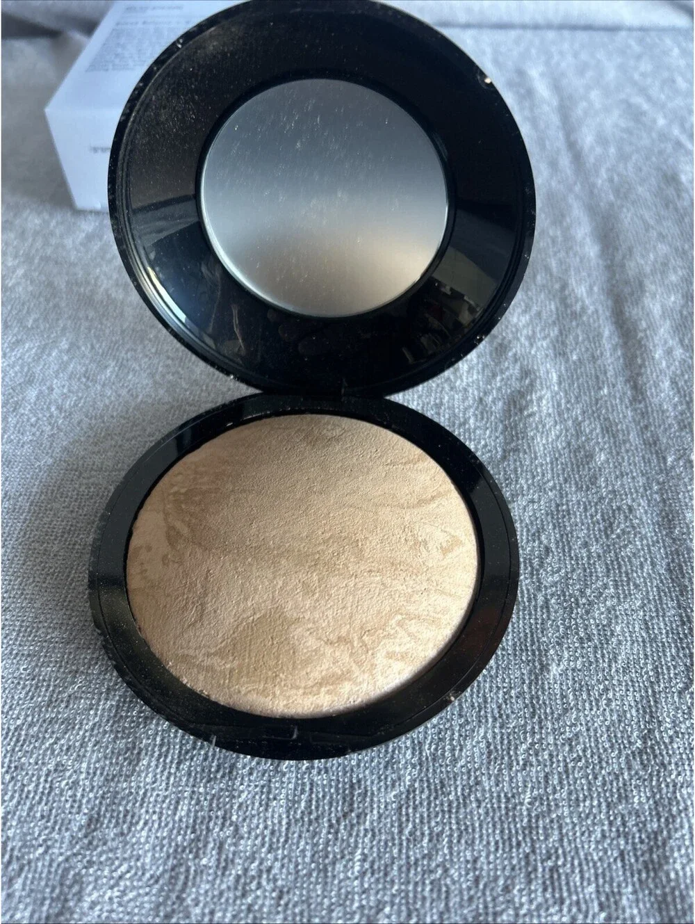 Laura Geller Baked BalanceNBrighten Color Correct Foundation GOLDEN MEDIUM .71oz